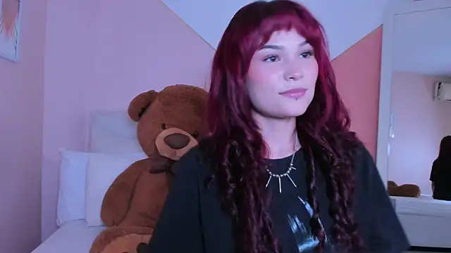 Snapshot of mae_lyra chatting on November 11, 9:31 pm mae lyra online show from November 11, 9:31 pm