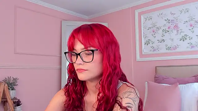 mae lyra online show from March 14, 8:15 pm