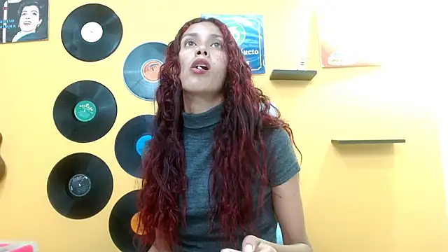 Snapshot of skinnyverus18 chatting on September 14, 7:14 pm skinnyverus18 online show from September 14, 7:14 pm