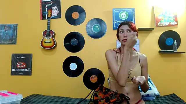 skinnyverus18 online show from November 8, 7:17 pm