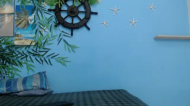 skinnyverus18 online show from May 24, 7:47 pm