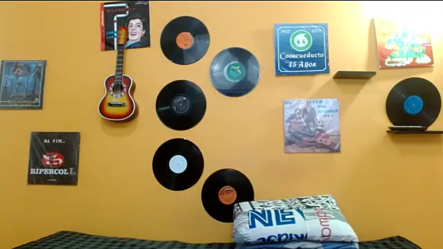 skinnyverus18 online show from November 21, 7:02 pm