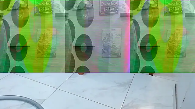 Snapshot of skinnyverus18 chatting on February 15, 7:57 pm skinnyverus18 online show from February 15, 7:57 pm