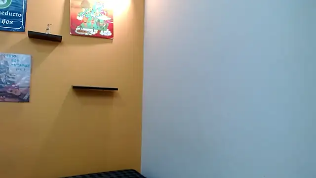 skinnyverus18 online show from April 4, 6:47 pm