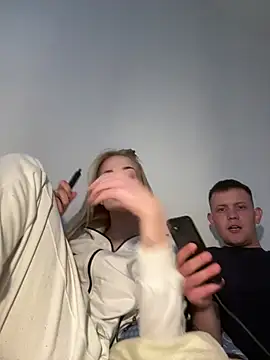 DaryaDoll online show from March 3, 7:15 am