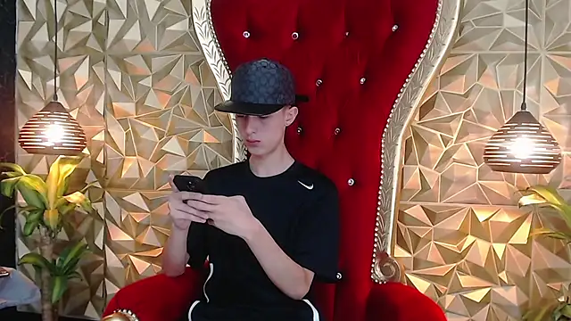 Snapshot of ArthurCox chatting on September 11, 11:38 pm ArthurCox online show from September 11, 11:38 pm