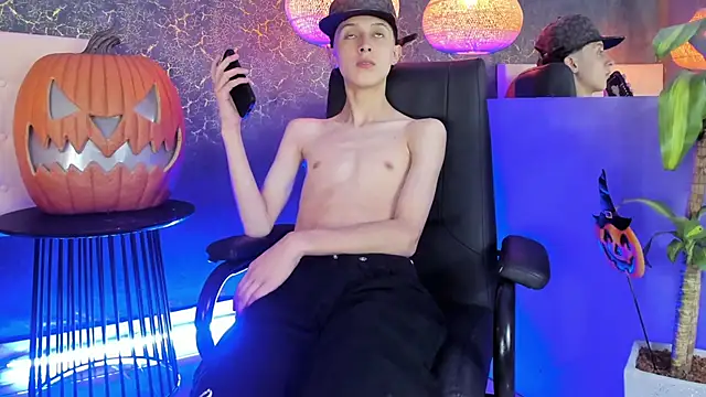 Snapshot of ArthurCox chatting on October 26, 11:38 pm ArthurCox online show from October 26, 11:38 pm