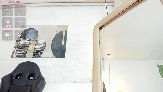 Sarah GothicGirl online show from February 4, 8:15 pm