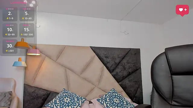 SaraWagner  online show from November 25, 1:39 am