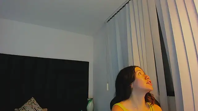 Snapshot of SaraWagner_ chatting on September 10, 6:07 pm SaraWagner online show from September 10, 6:07 pm
