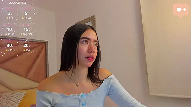 Snapshot of SaraWagner_ chatting on June 11, 12:12 am SaraWagner online show from June 11, 12:12 am