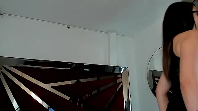 SaraWagner  online show from February 22, 12:02 am