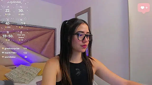 Snapshot of SaraWagner_ chatting on May 26, 12:09 am SaraWagner online show from May 26, 12:09 am