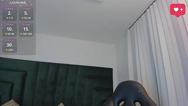 SaraWagner  online show from October 23, 12:20 am