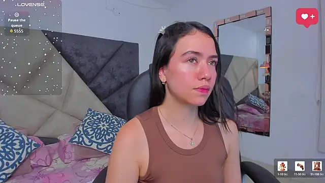 Snapshot of SaraWagner_ chatting on May 15, 12:08 am SaraWagner online show from May 15, 12:08 am