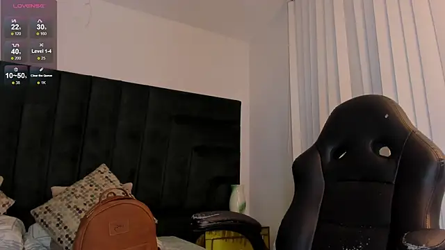 SaraWagner  online show from December 23, 12:11 am