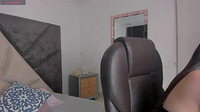 Snapshot of SaraWagner_ chatting on June 15, 12:12 am SaraWagner online show from June 15, 12:12 am