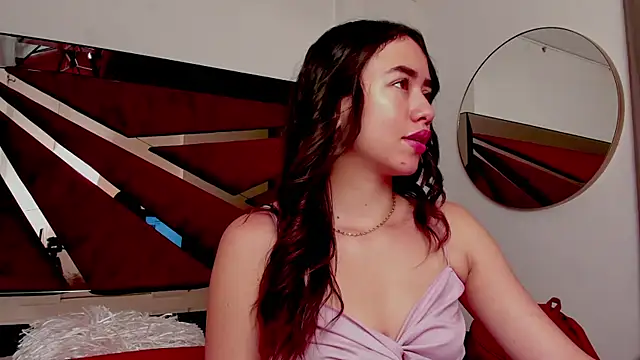 SaraWagner  online show from April 2, 12:18 am