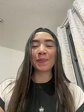 SaraWagner  online show from March 2, 7:48 am