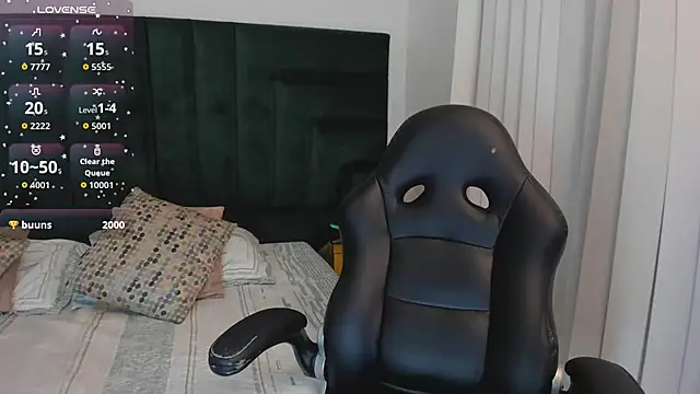 SaraWagner  online show from October 26, 12:11 am