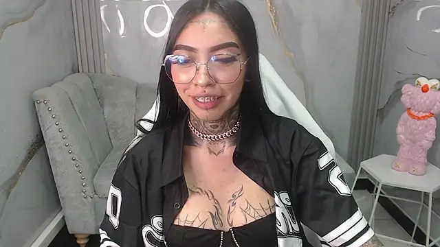 Ashley Blum v online show from October 19, 1:03 pm