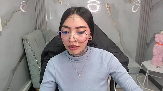 Ashley Blum v online show from November 29, 1:11 pm