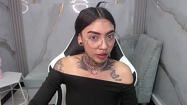 Ashley Blum v online show from October 29, 8:08 pm