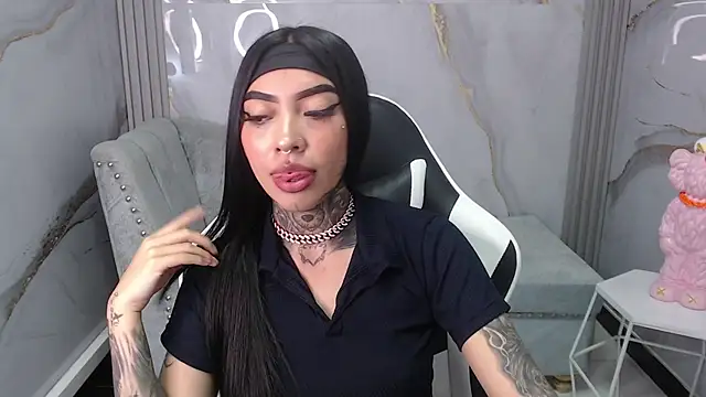 Ashley Blum v online show from October 11, 8:10 pm