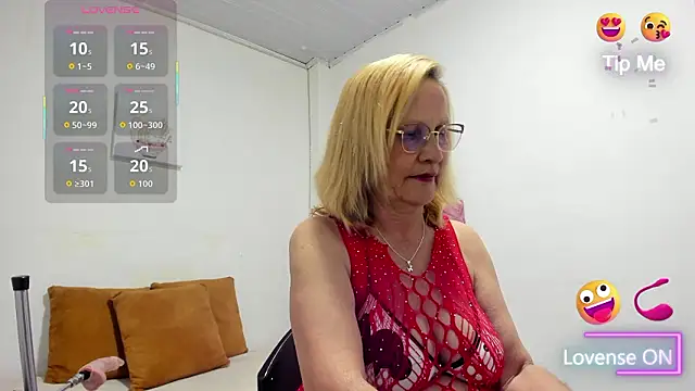 esmeraldaladys online show from February 19, 7:22 pm