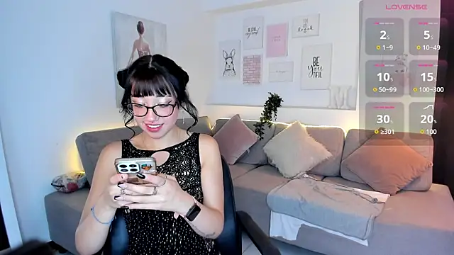 Snapshot of Miacorner_ chatting on November 12, 8:56 pm Miacorner online show from November 12, 8:56 pm