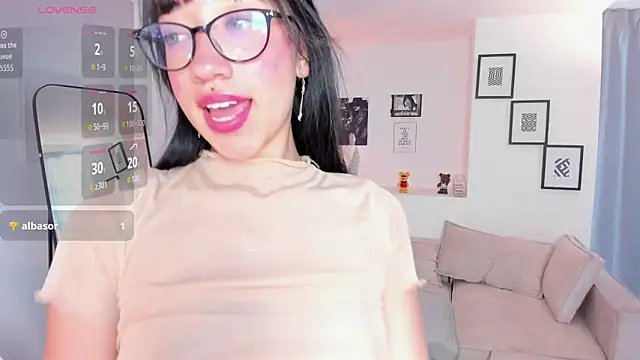 Snapshot of Miacorner_ chatting on November 18, 8:34 pm Miacorner online show from November 18, 8:34 pm