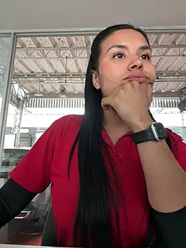 MacaW09 online show from March 5, 10:05 pm