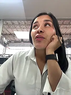 MacaW09 online show from March 30, 10:11 pm