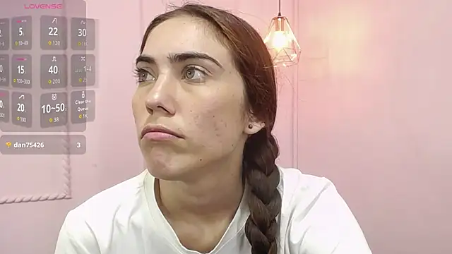 Snapshot of danna7cute chatting on October 17, 8:54 pm danna7cute online show from October 17, 8:54 pm