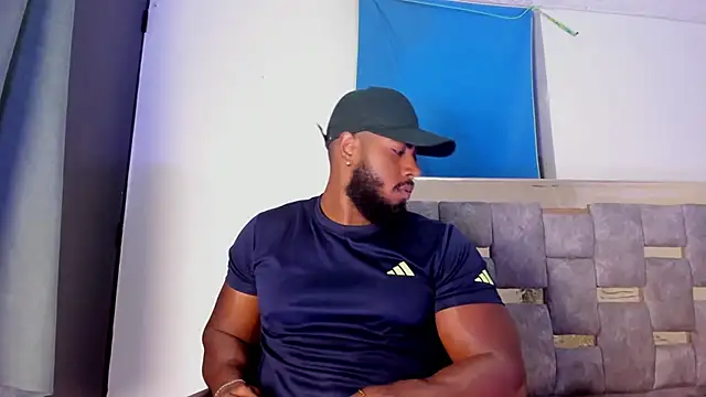 Snapshot of lebron_million chatting on November 15, 12:14 am lebron million online show from November 15, 12:14 am