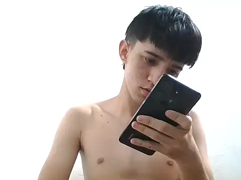 Snapshot of Ben_Rey chatting on November 12, 3:27 pm Ben Rey online show from November 12, 3:27 pm