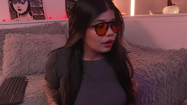 sophieee art online show from April 10, 10:22 am