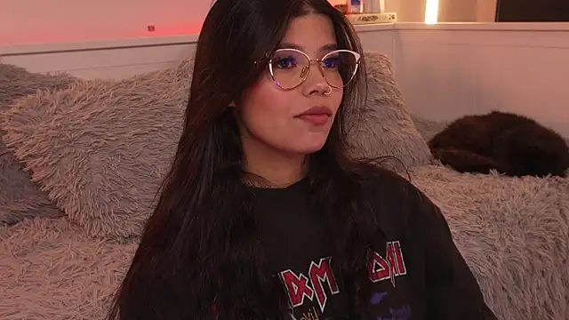 sophieee art online show from January 8, 4:51 am