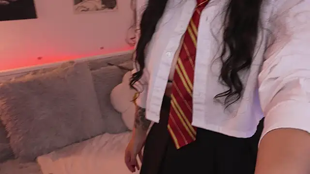 sophieee art online show from October 25, 7:36 pm