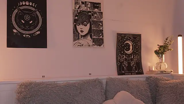 sophieee art online show from October 1, 9:07 pm