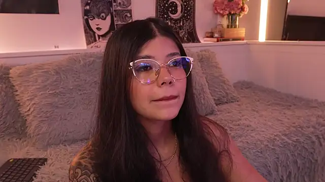 sophieee art online show from February 10, 3:49 am