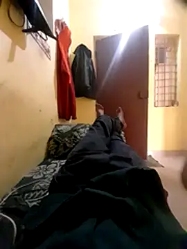 Snapshot of krishna809bangalore chatting on December 18, 8:52 am krishna809bangalore online show from December 18, 8:52 am