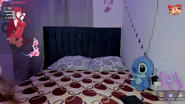 Snapshot of emmie_bunny chatting on December 17, 9:53 pm emmie bunny online show from December 17, 9:53 pm