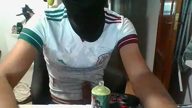 Snapshot of mexboy_13 chatting on March 4, 12:13 pm mexboy 13 online show from March 4, 12:13 pm