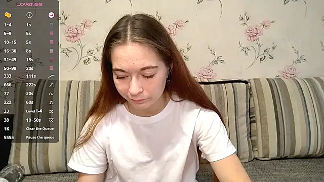 KissKarina online show from October 2, 1:03 pm