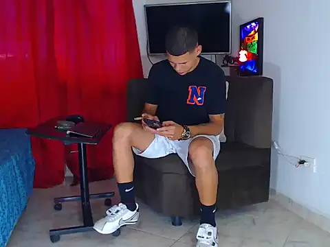 Snapshot of jefferson_exotic21 chatting on July 12, 10:43 pm jefferson exotic21 online show from July 12, 10:43 pm