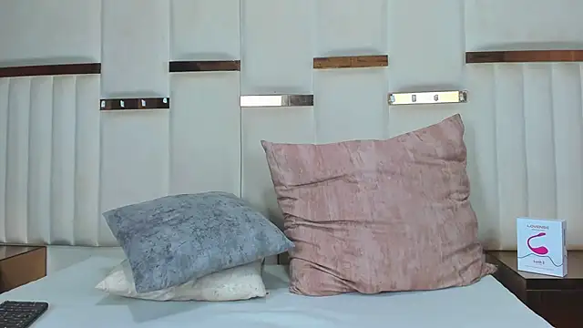 Snapshot of CandyandSteven chatting on November 5, 2:58 am CandyandSteven online show from November 5, 2:58 am