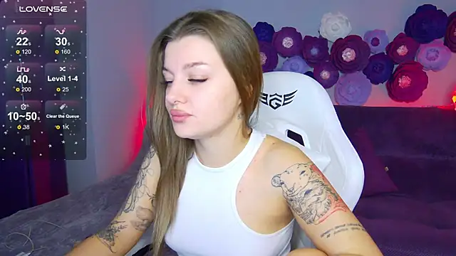 LindaBrilliant online show from October 23, 2:10 am