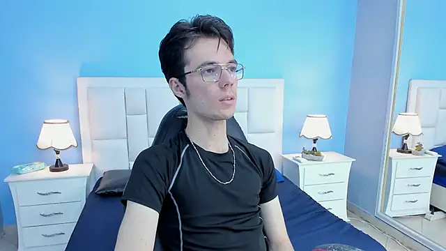 Snapshot of VIKTORNOIR chatting on September 12, 10:20 pm VIKTORNOIR online show from September 12, 10:20 pm