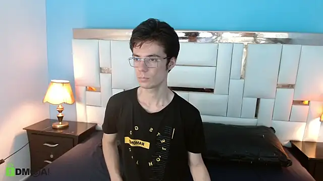 Snapshot of VIKTORNOIR chatting on September 24, 10:05 pm VIKTORNOIR online show from September 24, 10:05 pm